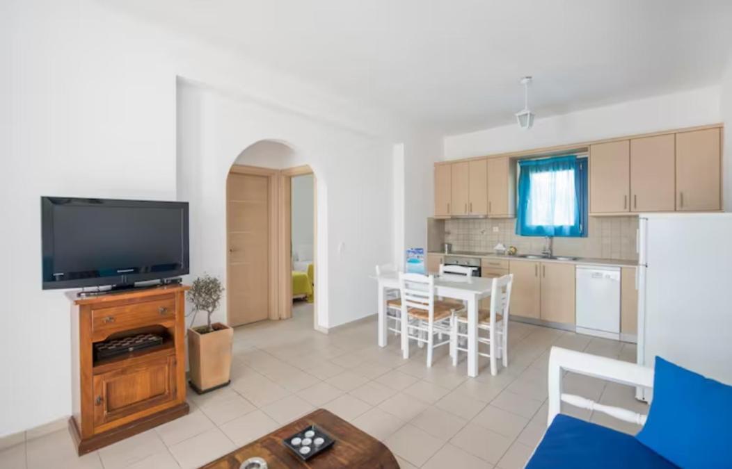 Santorini Traditional Suites Vothon Екстер'єр фото
