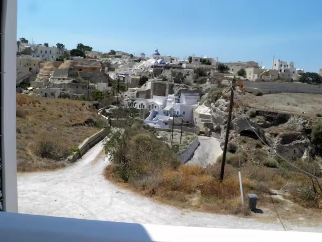 Santorini Traditional Suites Vothon Екстер'єр фото