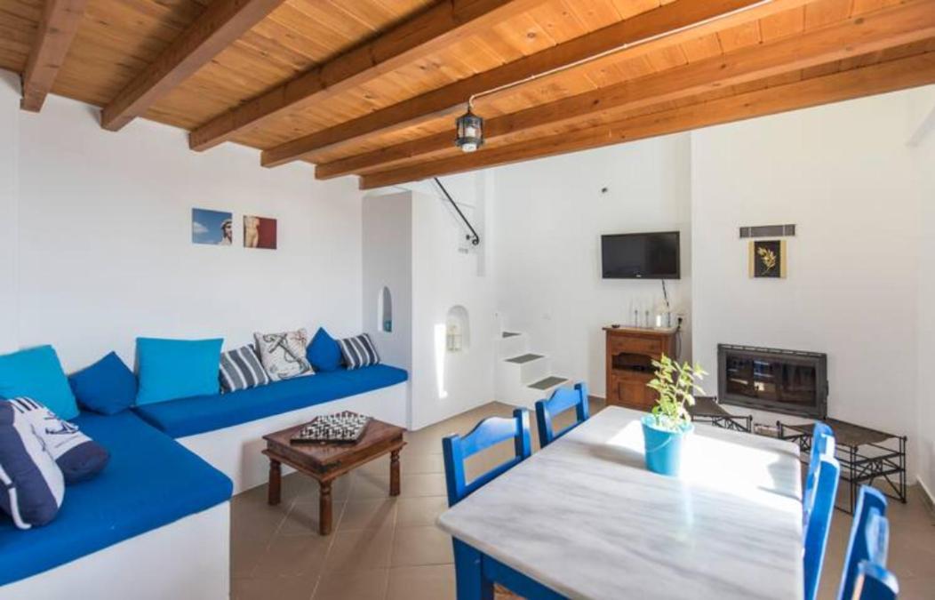 Santorini Traditional Suites Vothon Екстер'єр фото