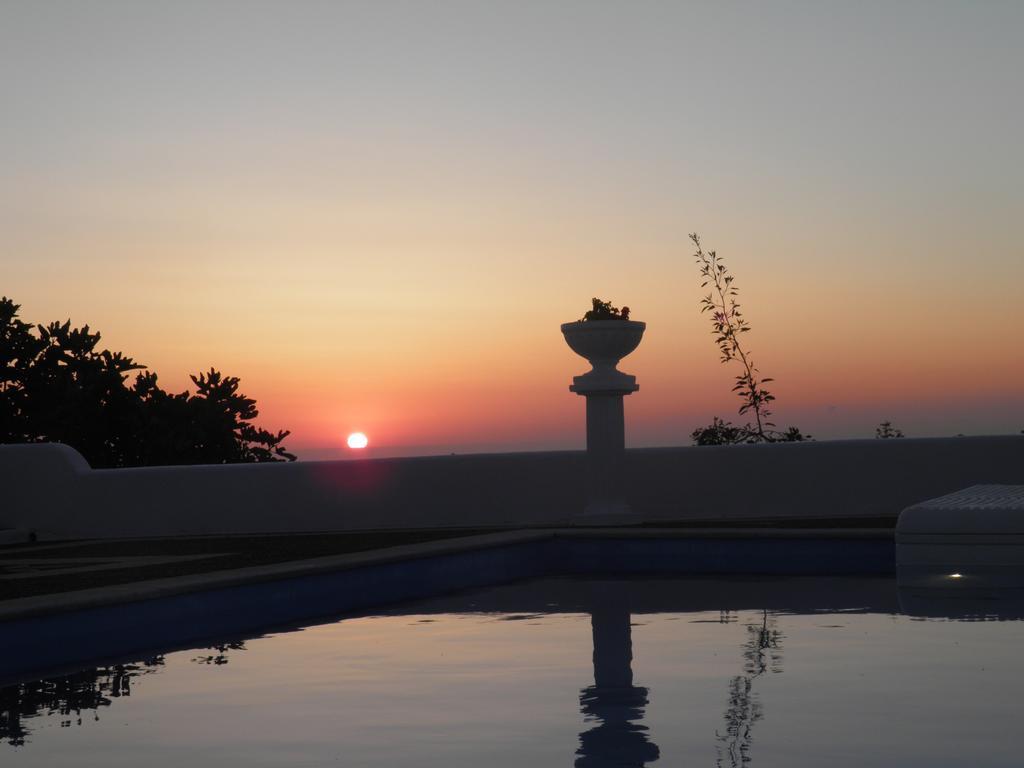 Santorini Traditional Suites Vothon Екстер'єр фото