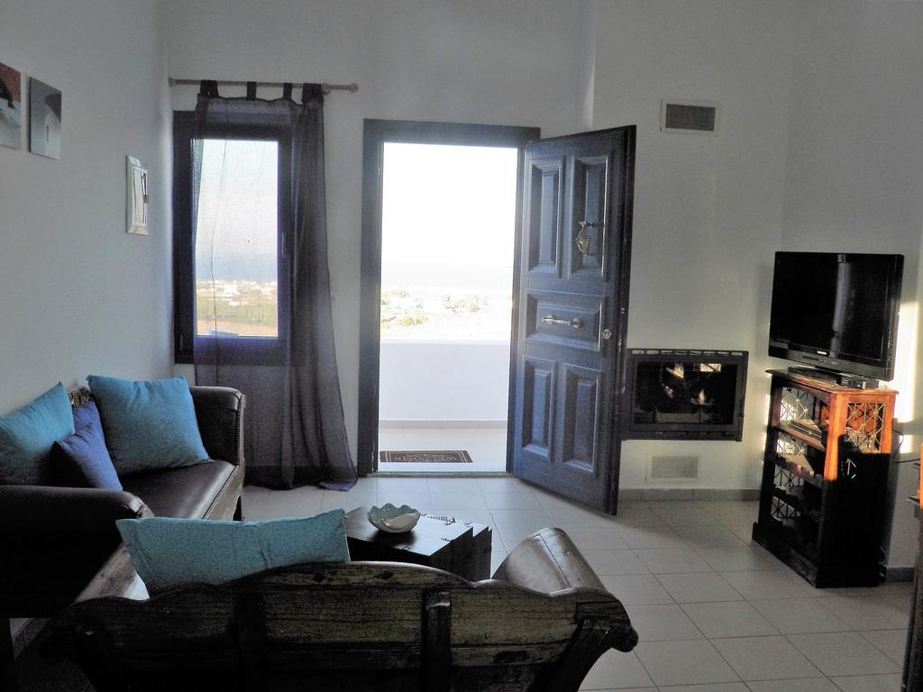 Santorini Traditional Suites Vothon Екстер'єр фото