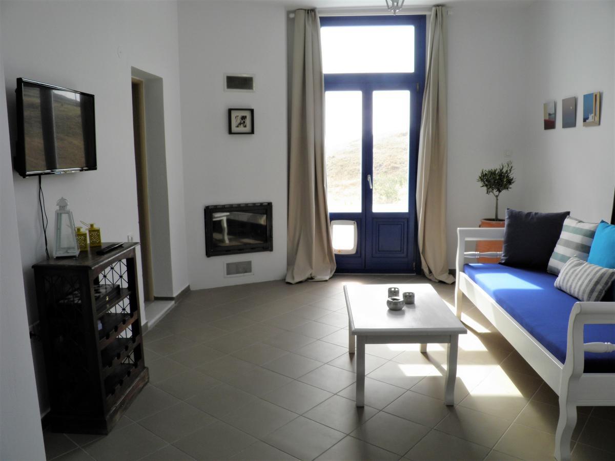 Santorini Traditional Suites Vothon Екстер'єр фото